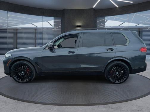 Arctic Grey Metallic 2021 BMW X7 xDrive40i