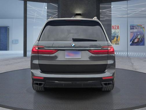 Arctic Grey Metallic 2021 BMW X7 xDrive40i