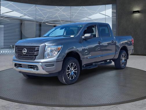 2024 Nissan Titan SV