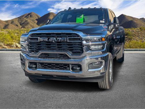 2025 RAM 3500 Big Horn Crew Cab 4x4 6'4' Box