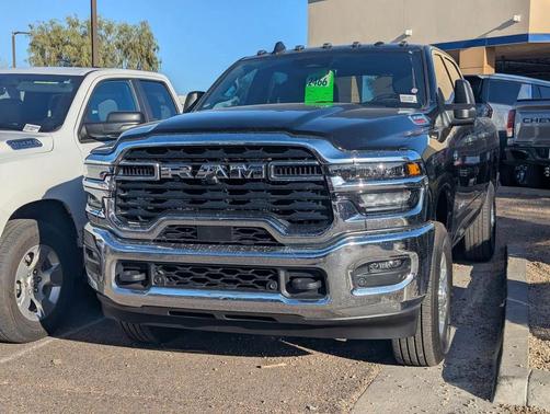 2025 RAM 3500 Big Horn Crew Cab 4x4 6'4' Box