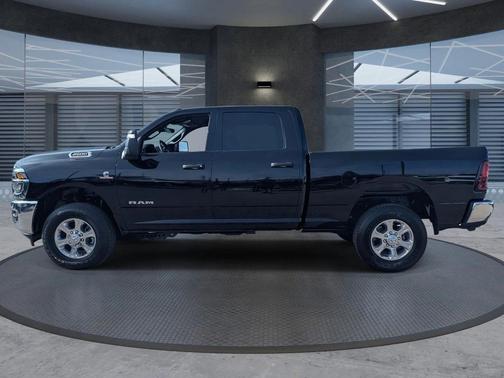 2025 RAM 3500 Big Horn Crew Cab 4x4 6'4' Box