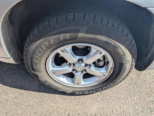 2005 Mazda Tribute s