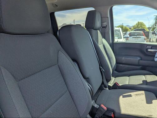 Summit White 2024 Chevrolet Silverado 2500 Custom