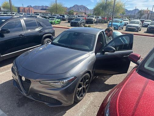 Vesuvio Gray Metallic 2020 Alfa Romeo Giulia Base