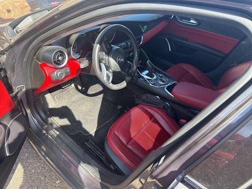 Vesuvio Gray Metallic 2020 Alfa Romeo Giulia Base