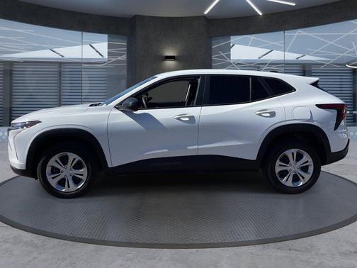 Summit White 2025 Chevrolet Trax LS