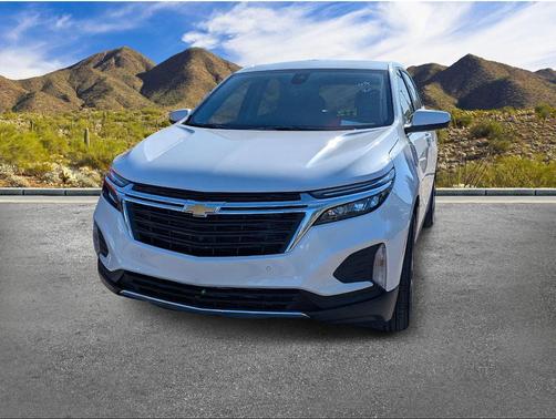 Iridescent Pearl Tricoat 2023 Chevrolet Equinox 1LT