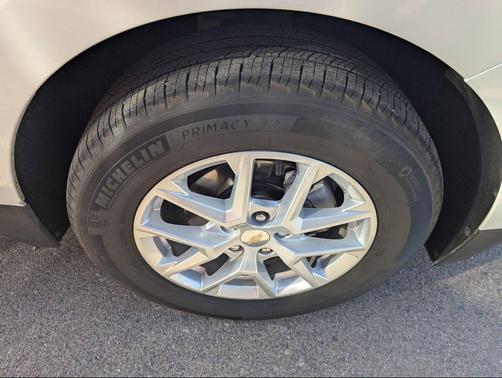 Iridescent Pearl Tricoat 2023 Chevrolet Equinox 1LT