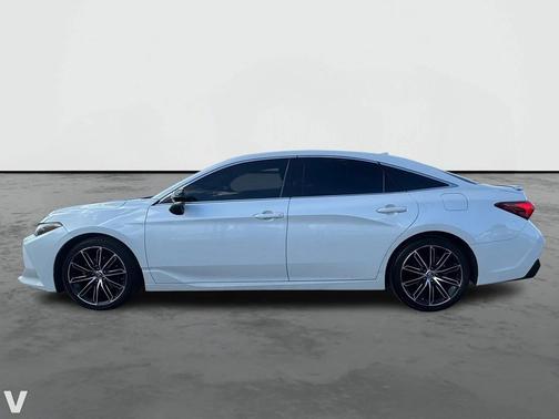 2019 Toyota Avalon XSE