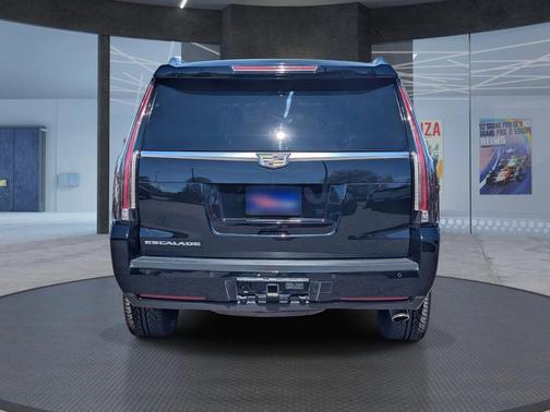 2016 Cadillac Escalade Luxury