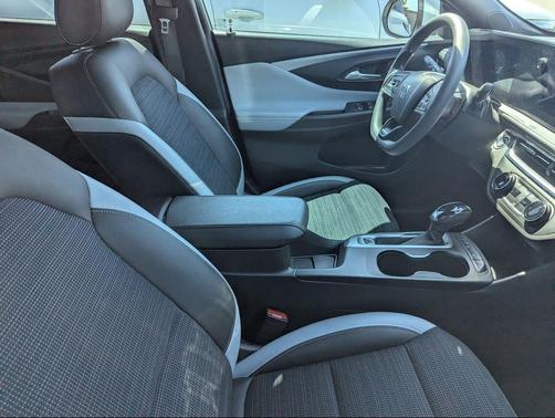 Summit White 2024 Buick Envista Preferred FWD