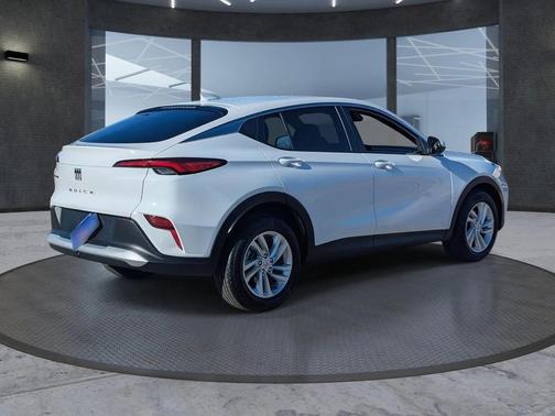 Summit White 2024 Buick Envista Preferred FWD