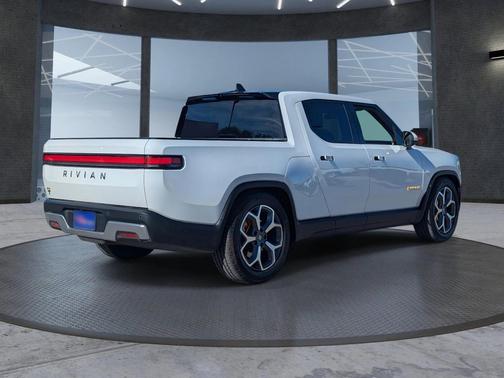 2022 Rivian R1T Adventure