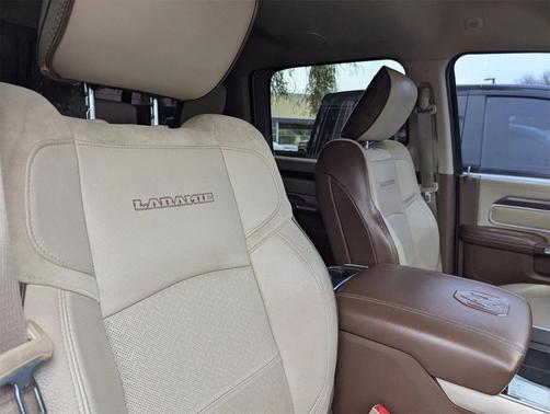 2019 RAM 2500 Laramie Crew Cab 4x4 6'4' Box