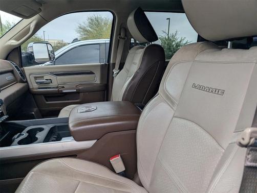 2019 RAM 2500 Laramie Crew Cab 4x4 6'4' Box