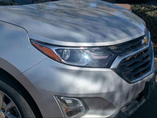 Silver Ice Metallic 2020 Chevrolet Equinox LS