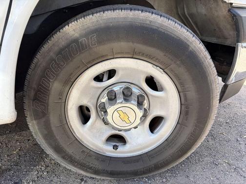 Summit White 2024 Chevrolet Express 3500 RWD 3500 Extended Wheelbase LT