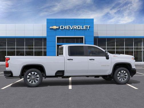 Summit White 2026 Chevrolet Silverado 2500 Custom