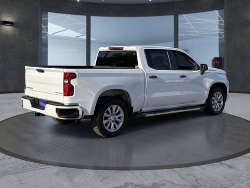 Summit White 2023 Chevrolet Silverado 1500 Custom