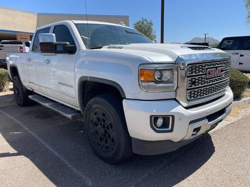 White Frost Tricoat 2019 GMC Sierra 2500 Denali