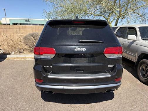 Diamond Black Crystal Pearlcoat 2020 Jeep Grand Cherokee Summit