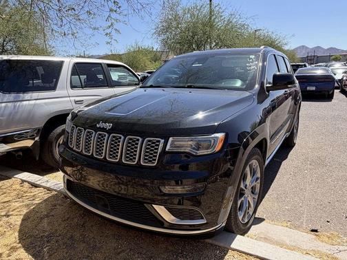 Diamond Black Crystal Pearlcoat 2020 Jeep Grand Cherokee Summit