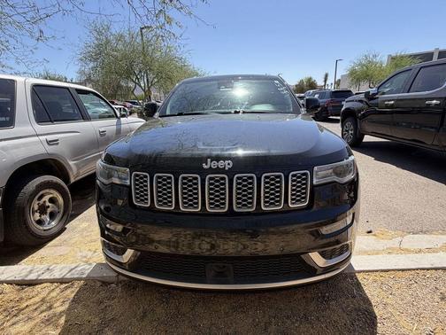 Diamond Black Crystal Pearlcoat 2020 Jeep Grand Cherokee Summit