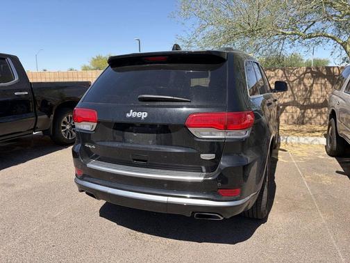 Diamond Black Crystal Pearlcoat 2020 Jeep Grand Cherokee Summit