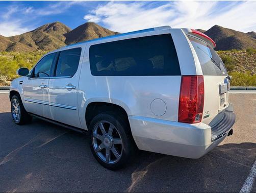 2010 Cadillac Escalade ESV Premium