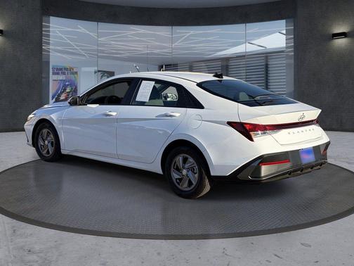 Serenity White 2025 Hyundai ELANTRA SE
