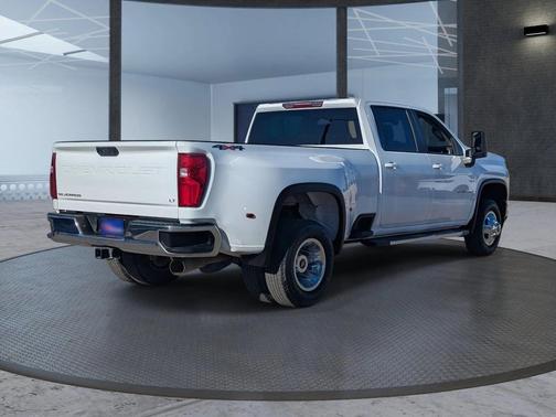 2023 Chevrolet Silverado 3500 LT