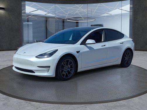Pearl White Multi-Coat 2021 Tesla Model 3 Standard Range Plus