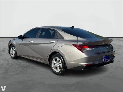 2021 Hyundai ELANTRA SE