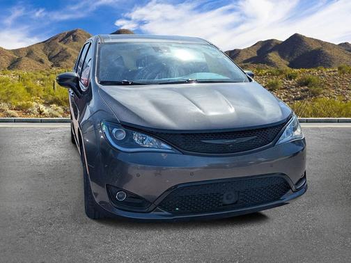 Granite Crystal Metallic Clearcoat 2020 Chrysler Pacifica Touring