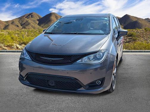 Granite Crystal Metallic Clearcoat 2020 Chrysler Pacifica Touring