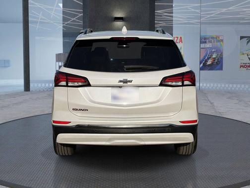 Iridescent Pearl Tricoat 2023 Chevrolet Equinox Premier w/1LZ