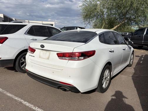 Snow White Pearl 2018 Kia Optima LX