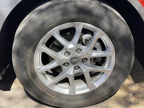 Sterling Gray Metallic 2024 Chevrolet Equinox LS