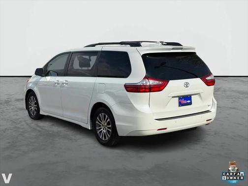2019 Toyota Sienna XLE