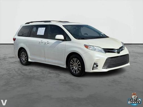 2019 Toyota Sienna XLE
