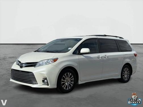 2019 Toyota Sienna XLE
