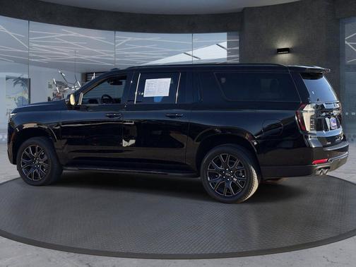 Black 2025 Chevrolet Suburban RST