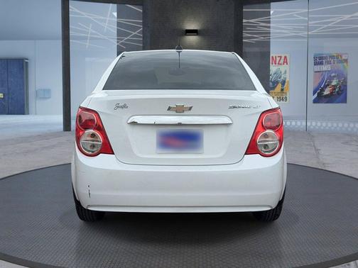 Summit White 2016 Chevrolet Sonic LT