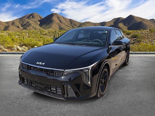 Aurora Black Pearl 2025 Kia K4 GT-Line Turbo