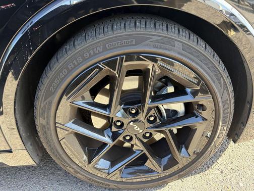Aurora Black Pearl 2025 Kia K4 GT-Line Turbo