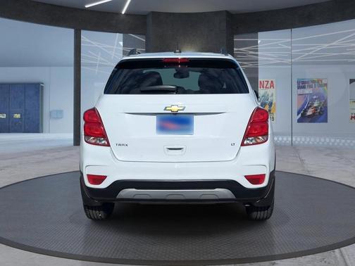 Summit White 2020 Chevrolet Trax LT
