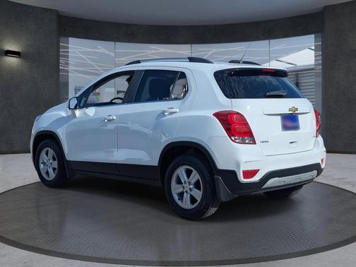 Summit White 2020 Chevrolet Trax LT