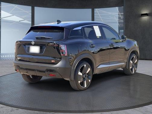 Super Black 2025 Nissan Kicks SR