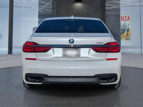 2017 BMW 750 I